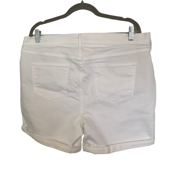 OLD Navy White Stretchy Shorts, Size 16 - Picture 2 of 4
